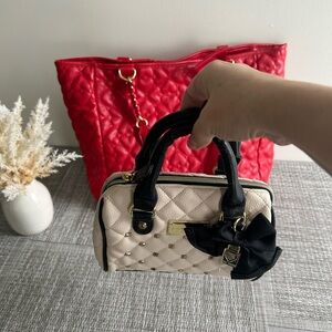 Bundle deal 🤍❤️